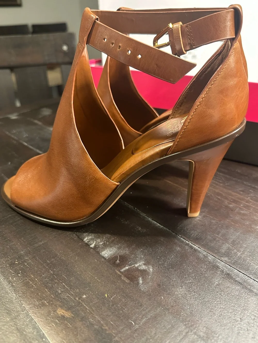 Vince Camuto elegant tan